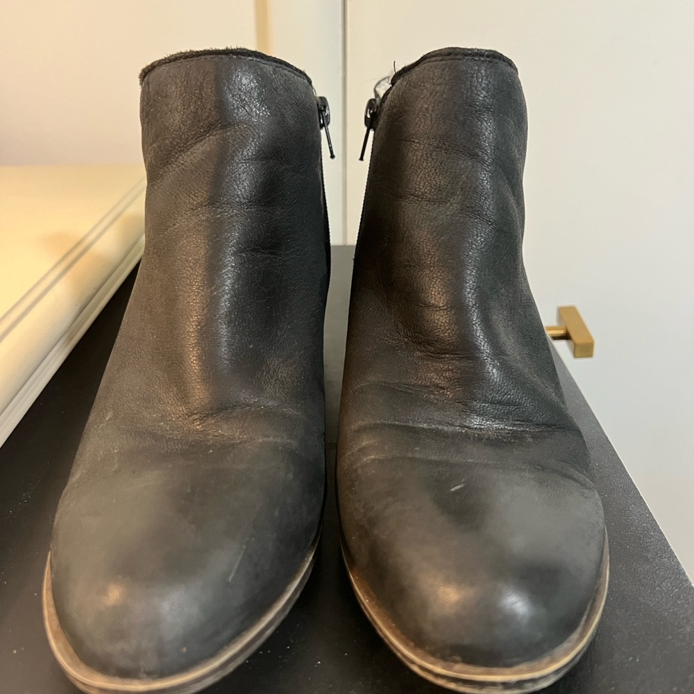 Lucky Brand Black Leather Faux Fur Lined Booties size 9.5
